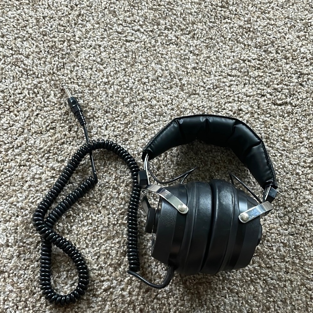 Vintage stereo headphones